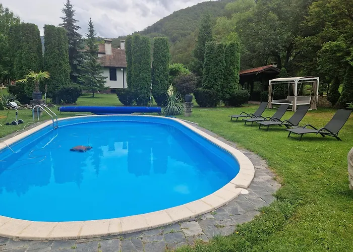 бели вит Willa *