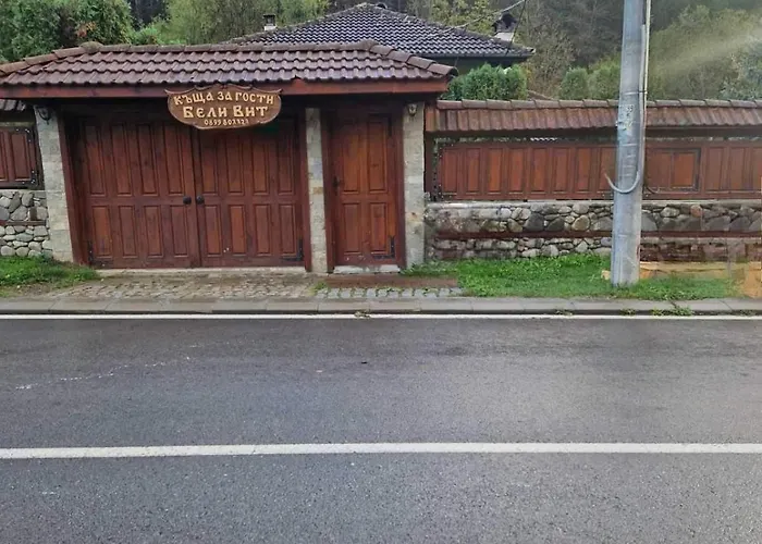 бели вит Villa *